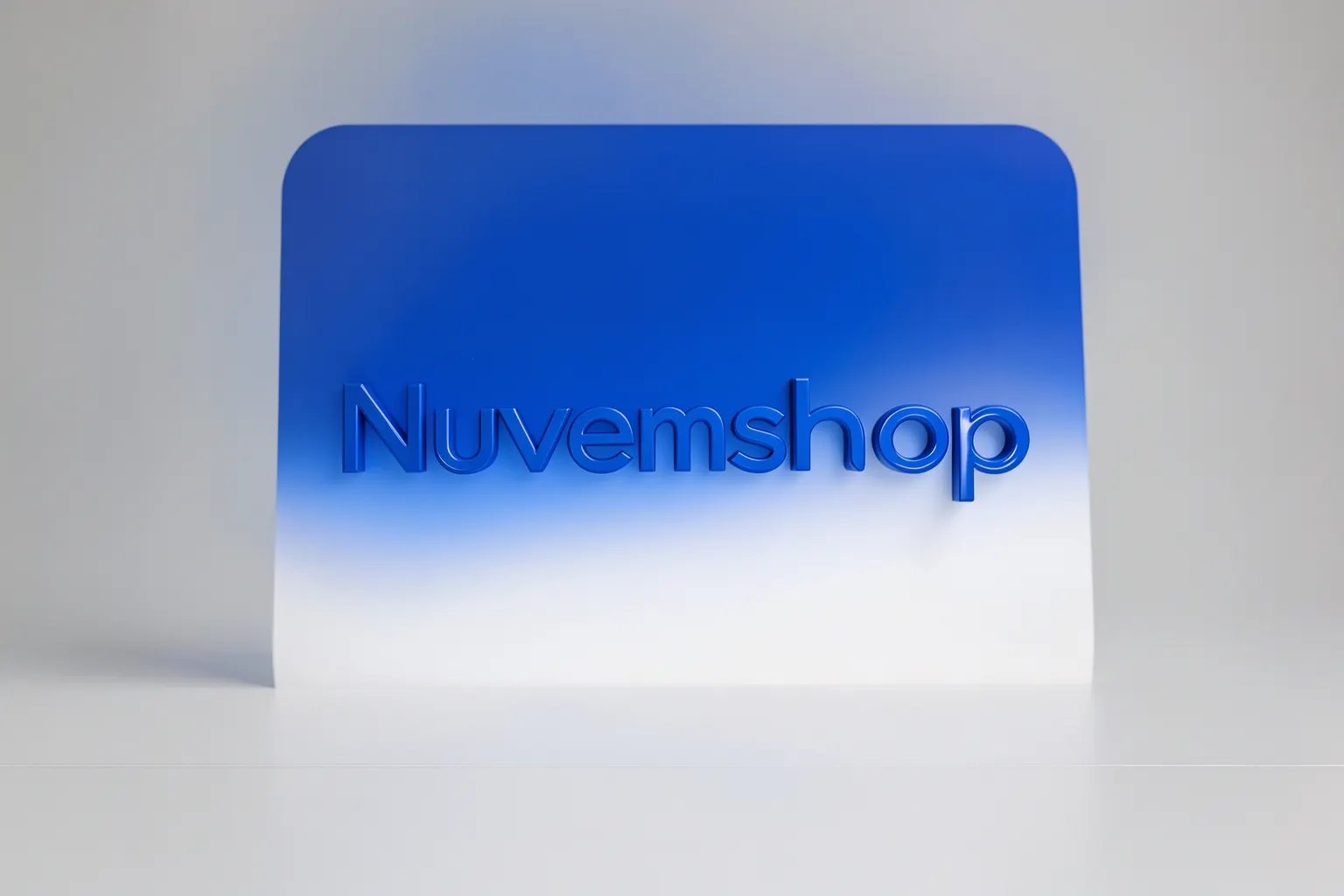 Logo da Nuvemshop em destaque com fundo degradê azul e branco